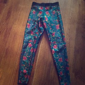 Ultracor floral leggings size small